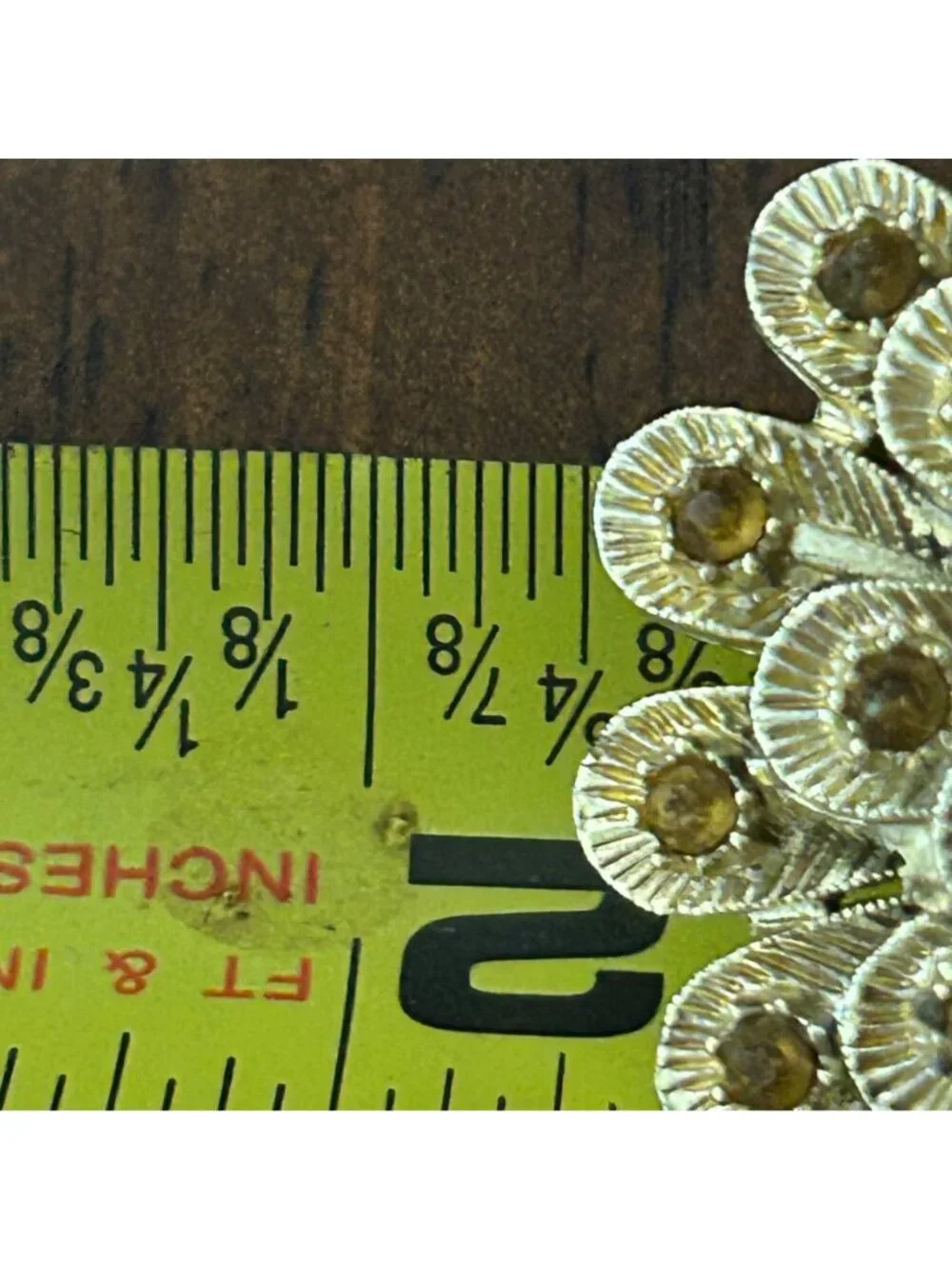 Vintage Gold-Tone Flower Brooch Light Brown Rhinestones Dome 3D Brush Texture